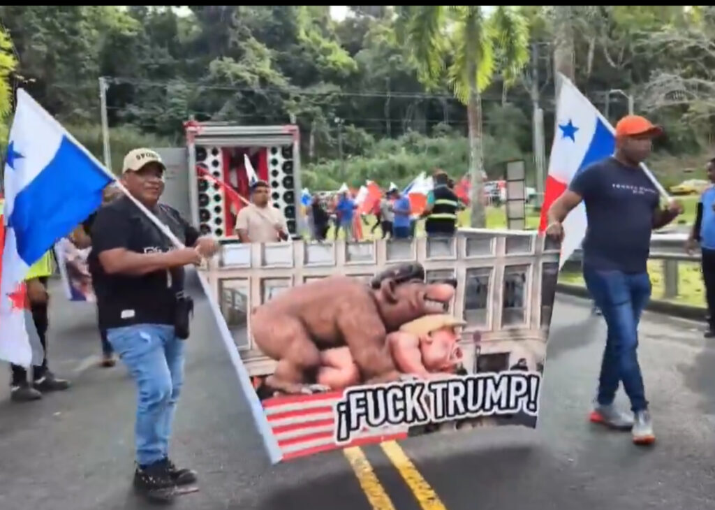 angry-panamanians-burn-flags-outside-us.-embassy-–-denounce-trump’s-canal-threat-as-‘imperial-delusion’-(video)-|-the-gateway-pundit-|-by-ben-kew