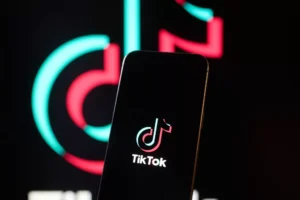 as-tiktok-faces-a-potential-ban-in-2025,-these-lawmakers-are-still-on-the-app
