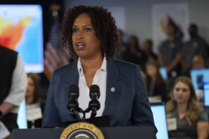 muriel-bowser-meets-with-trump-ahead-of-his-return-to-dc-–-washington-examiner