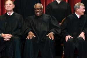 roberts-blasts-elected-officials-trying-to-influence-and-intimidate-judges-–-washington-examiner