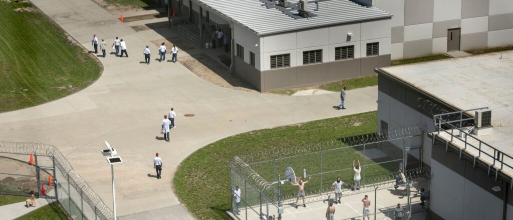 correctional-officer-allegedly-killed-by-inmate-at-smith-state-prison-in-georgia