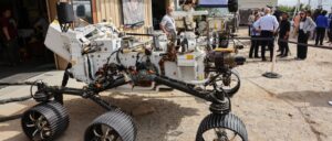 fact-check:-no,-this-video-does-not-show-a-fly-on-a-mars-rover