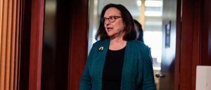 democrats-smear-sen.-deb-fischer’s-spouse-as-racist-for-ostensibly-‘rejecting’-kamala-handshake