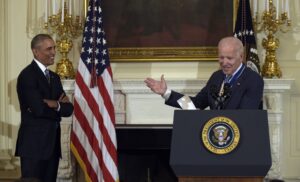 former-staffers-joke-about-biden-not-awarding-obama-the-medal-of-freedom-–-washington-examiner