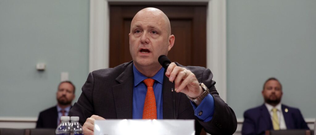 ‘it’s-unfortunate’:-biden’s-ice-director-says-admin-could’ve-done-more-to-close-border