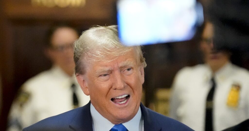 trump-appears-in-new-york-city-for-$250-million-civil-fraud-trial