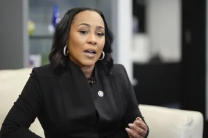 fani-willis-asks-georgia-supreme-court-to-put-her-back-on-trump-case-–-washington-examiner