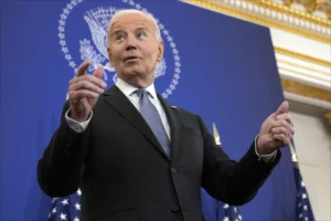 biden-forgets-card-with-military-deaths-in-foreign-policy-address-–-washington-examiner