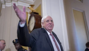 jim-justice-sworn-into-senate,-succeeding-west-virginia’s-joe-manchin