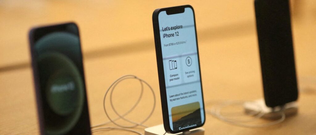 fact-check:-no,-china-has-not-banned-all-iphones