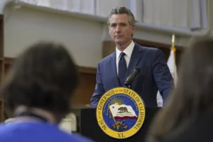 newsom-joins-republicans-raising-flags-from-half-staff-to-honor-trump-–-washington-examiner