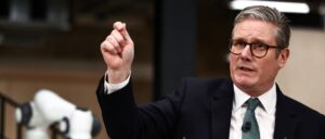 fact-check:-no,-this-picture-is-not-kier-starmer-as-a-child-posing-with-jimmy-savile