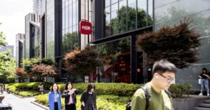 xiaohongshu-scrambles-to-hire-content-moderators-who-can-speak-english