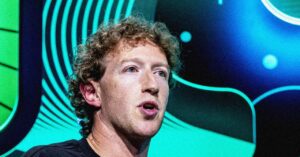 mark-zuckerberg-turns-his-back-on-the-media