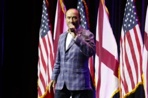 lee-greenwood-adamant-us-is-still-‘country-of-faith’