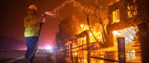 fact-check:-does-video-show-helicopter-fighting-the-current-fires-in-california?