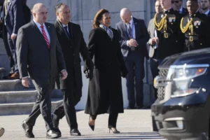 kamala-harris-to-visit-la-wildfire-responders