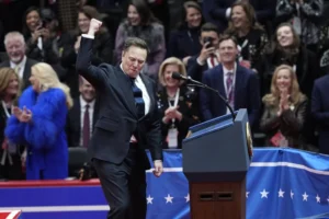 musk-draws-controversy-for-gesture-at-capital-one-rally-–-washington-examiner