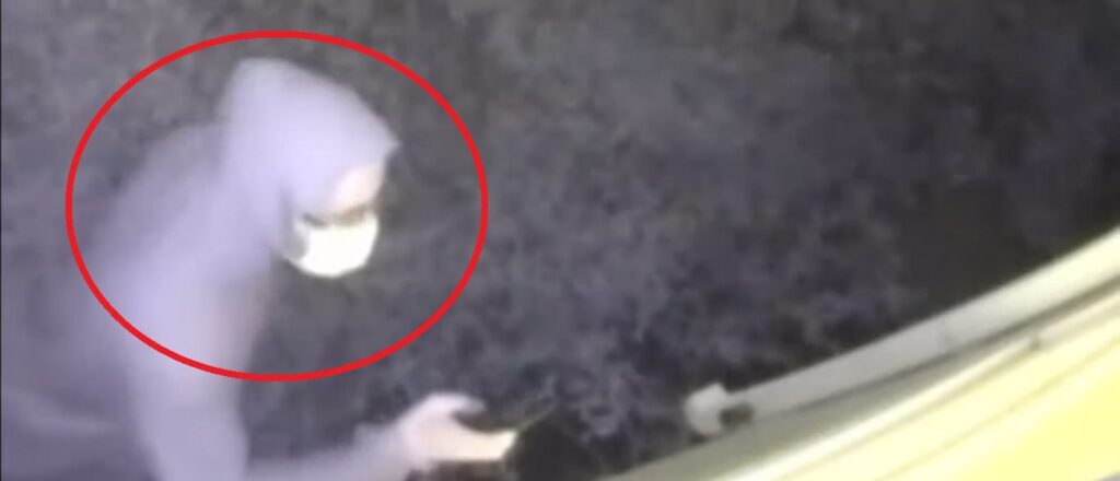 ‘he-came-three-nights-in-a-row’:-police-arrest-suspected-‘peeping-tom’-who-allegedly-took-pics-through-windows