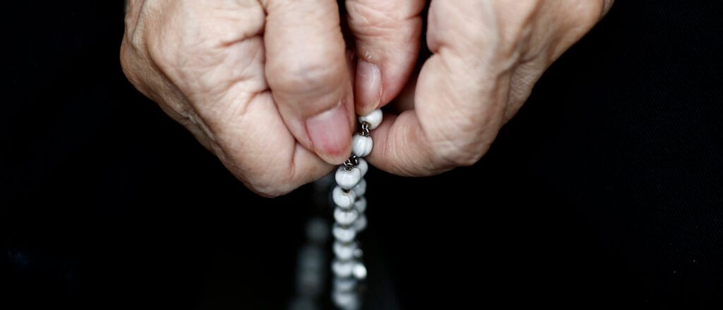 fact-check:-did-this-former-communist-say-that-1,100-communists-became-catholic-priests?