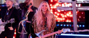 fact-check:-image-purporting-to-show-carrie-underwood-in-ku-klux-klan-outfit-is-satire