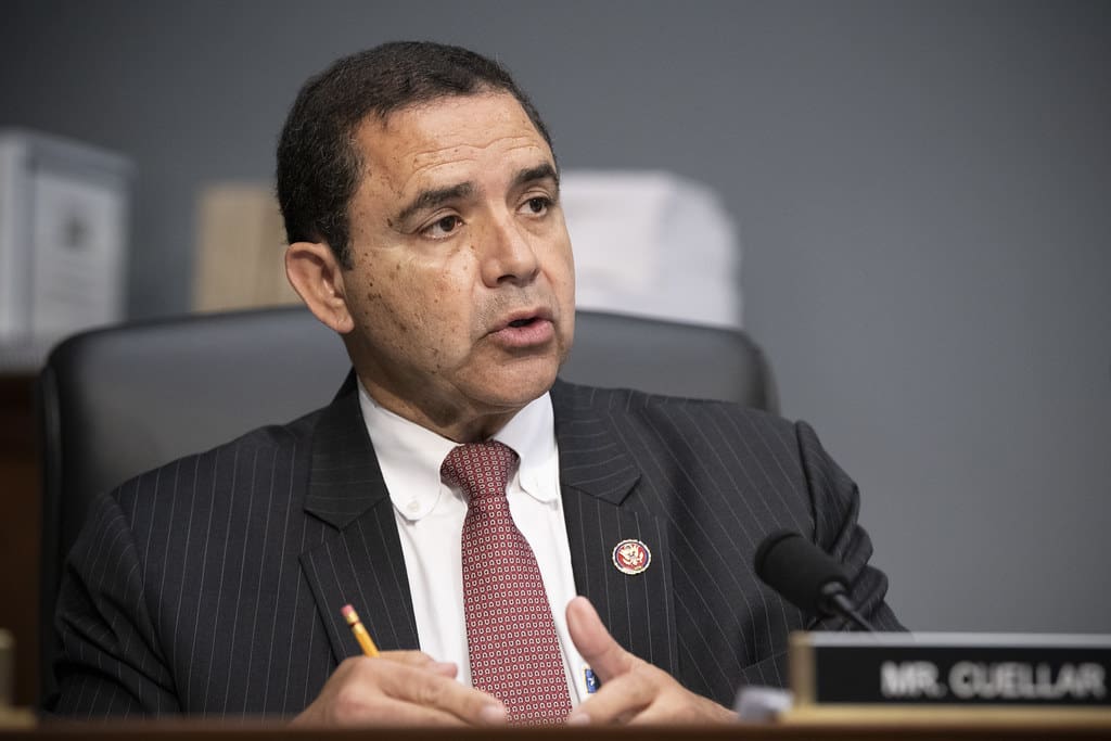 democrat-rep.-henry-cuellar,-victim-of-recent-carjacking,-previously-voted-for-measures-to-make-it-easier-to-defund-police-–-he-also-supported-the-george-floyd-justice-in-policing-act-|-the-gateway-pundit-|-by-jim-hᴏft