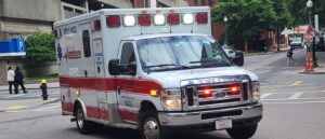 video-shows-machete-wielding-man-slice-off-man’s-fingers