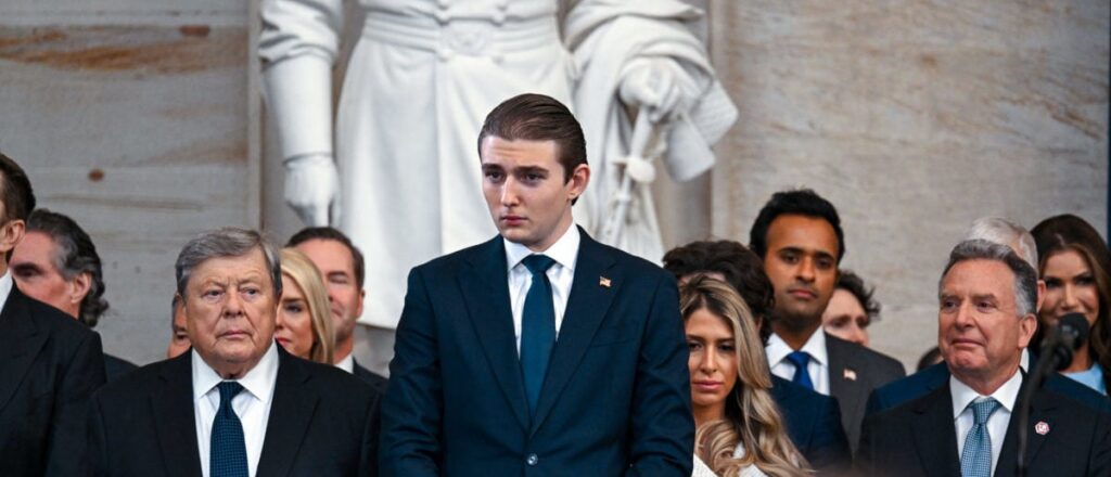 fact-check:-did-barron-trump-whisper-a-comment-to-joe-biden-at-the-inauguration?