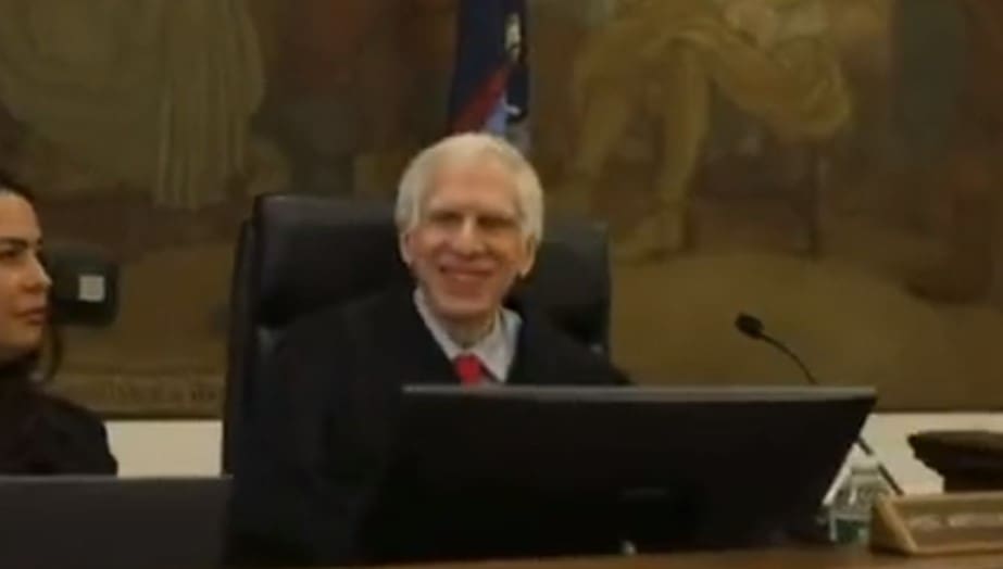 breaking:-far-left-ny-judge-engoron-issues-gag-order-in-trump-fraud-trial-|-the-gateway-pundit-|-by-cristina-laila