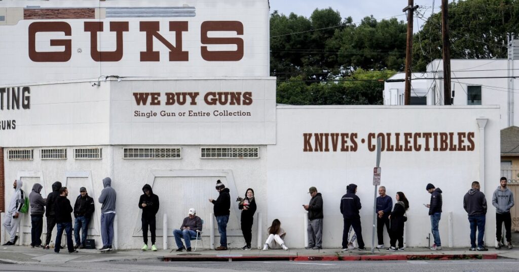 high-gun-sales-tracking-crime-surge,-‘fearful’-arming-for-fight
