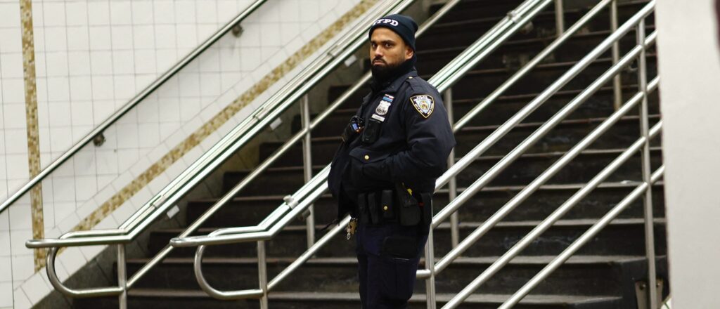 dems-running-for-mayor-in-crime-ridden-new-york-city-suddenly-back-cops