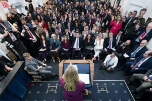 ‘new-media’-influencers-take-up-white-house-offer-of-press-credentials