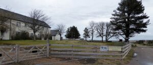 couple-says-home-put-up-for-sale-but-it-wasn’t-them