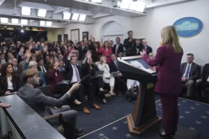 thousands-apply-for-white-house-influencer-press-passes