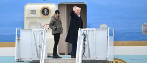 fact-check:-facebook-video-does-not-show-authentic-air-force-one-flyby