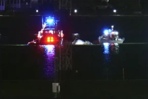 dc-plane-crash:-what-to-know-after-midair-collision