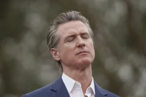 newsom-and-bass-scramble-to-prevent-their-careers-from-going-up-in-smoke-–-washington-examiner