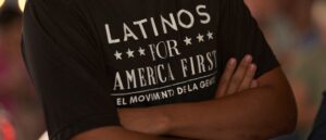 fact-check:-no,-image-doesn’t-show-man-with-‘latinos-for-trump’-shirt-arrested-by-ice