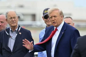 trump-takes-lap-around-daytona-500-speedway-in-visit-to-nascar-race-–-washington-examiner