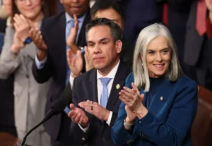 democrats-eye-economic-struggles-as-window-of-political-opportunity