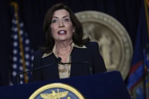 hochul-keeps-eric-adams-in-office-but-suggests-oversight-measures-–-washington-examiner
