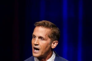 mccormick-confronted-in-contentious-georgia-town-hall-over-doge-support