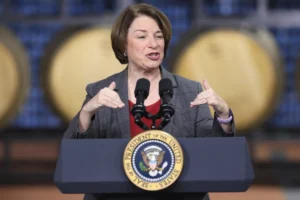 amy-klobuchar-says-doge’s-‘shock’-cuts-aren’t-‘effective’
