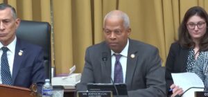 dem-rep-asks-witness-if-us-marshals-could-haul-trump-to-jail-for-‘contempt’
