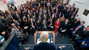 liberal-media-scream:-pbs-twists-trump-press-pool-diversity-as-‘sinister’-–-washington-examiner