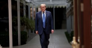 people-are-paying-millions-to-dine-with-donald-trump-at-mar-a-lago