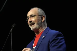 uaw-lauds-trump-for-tariffs-and-pledges-to-work-with-white-house-–-washington-examiner