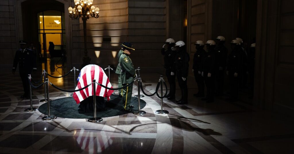 watch-live:-kamala-harris-to-speak-at-memorial-held-for-dianne-feinstein-in-san-francisco