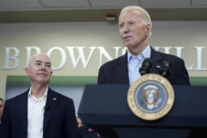 mayorkas-ripped-for-claiming-he-fought-‘sanctuary-cities’-–-washington-examiner