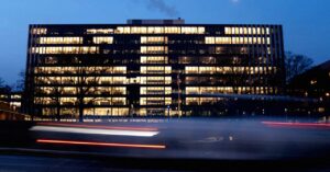 social-security-workers-aren’t-allowed-to-read-this-story